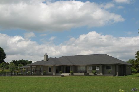 Photo of property in 26 Birch Road, Karaka, Papakura, 2580