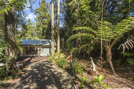 Photo of property in 1 Ngaio Road, Titirangi, Auckland, 0604