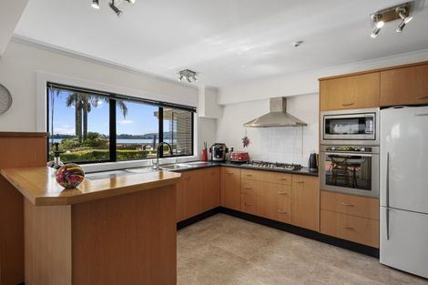 Photo of property in 1/2 Sixth Avenue, Tauranga, 3110