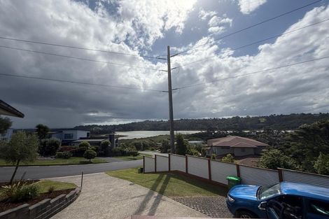 Photo of property in 112 Kittiwake Drive, Schnapper Rock, Auckland, 0632