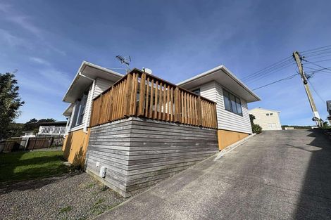 Photo of property in 4 Kekerenga Street, Strathmore Park, Wellington, 6022