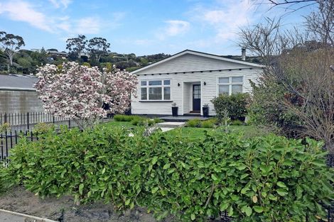 Photo of property in 48 Taupata Street, Redcliffs, Christchurch, 8081
