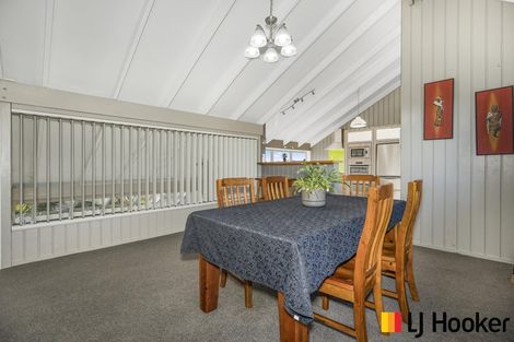 Photo of property in 27 Balgowan Terrace, Conifer Grove, Takanini, 2112