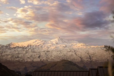 Photo of property in 17 Kerrera Lane, Jacks Point, Queenstown, 9371