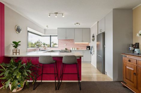 Photo of property in 14 Rimmington Drive, Hamilton Lake, Hamilton, 3204