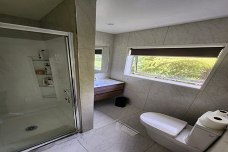 Photo of property in 43a Condor Place, Unsworth Heights, Auckland, 0632