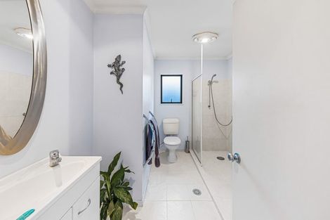 Photo of property in 1b Triangle Road, Massey, Auckland, 0614