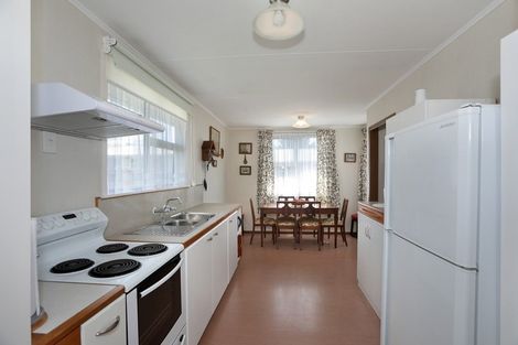 Photo of property in 14 Fergusson Street, Marton, 4710