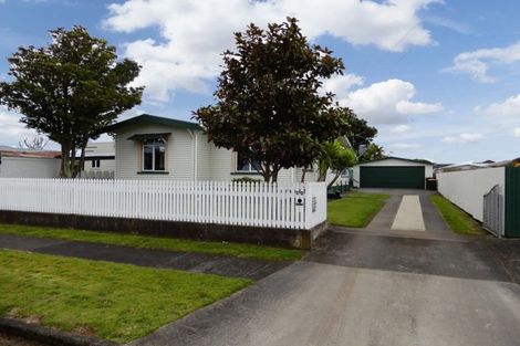Photo of property in 29 Douglas Street, Hawera, 4610