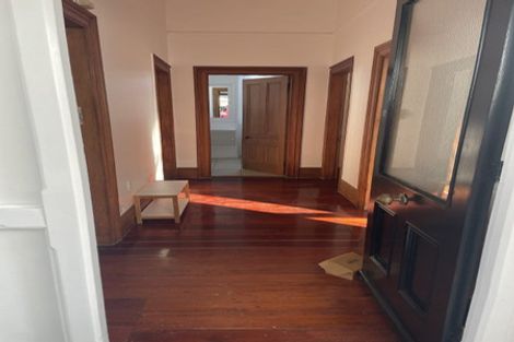 Photo of property in 18 Porritt Avenue, Mount Victoria, Wellington, 6011