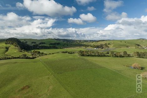 Photo of property in 1242 State Highway 16, Waimauku, 0883