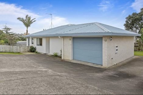 Photo of property in 2/840 Whangaparaoa Road, Manly, Whangaparaoa, 0930