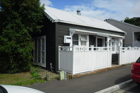 Photo of property in 2 Chaucer Road, Hospital Hill, Napier, 4110