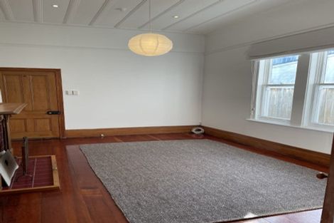 Photo of property in 18 Porritt Avenue, Mount Victoria, Wellington, 6011