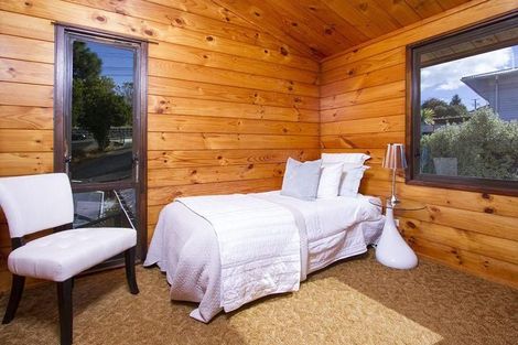 Photo of property in 1/431 East Coast Road, Mairangi Bay, Auckland, 0630