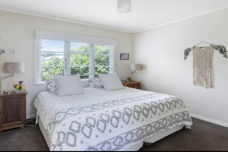 Photo of property in 5 Kinghorne Street, Strathmore Park, Wellington, 6022