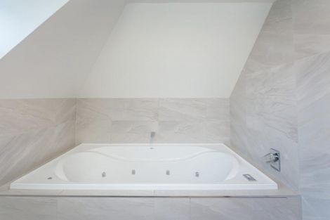 Photo of property in 33 O'connor Place, Burnside, Christchurch, 8053