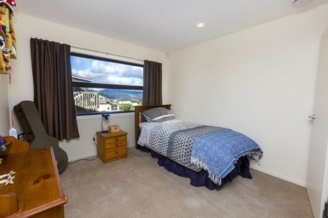 Photo of property in 98 Kirton Drive, Riverstone Terraces, Upper Hutt, 5018