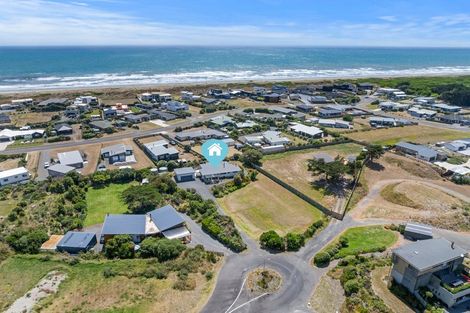 Photo of property in 9 Via Aroha, Waitarere Beach, Levin, 5510