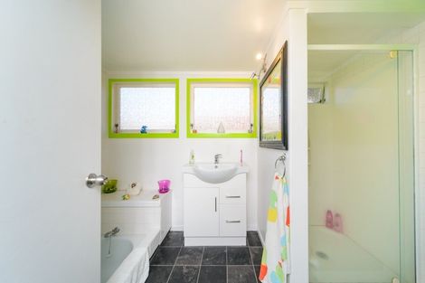 Photo of property in 111 Benmore Avenue, Cloverlea, Palmerston North, 4412