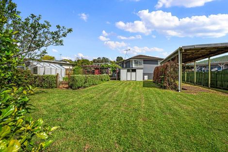 Photo of property in 25 Felgrove Street, Glendene, Auckland, 0602