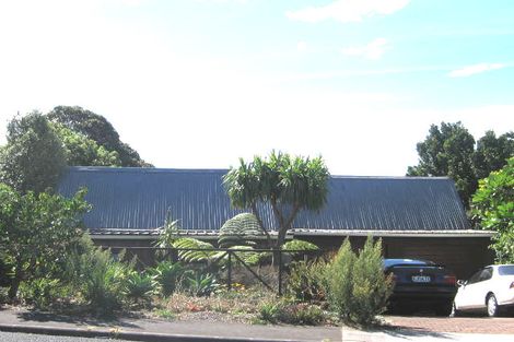 Photo of property in 18 Marlborough Avenue, Glenfield, Auckland, 0629