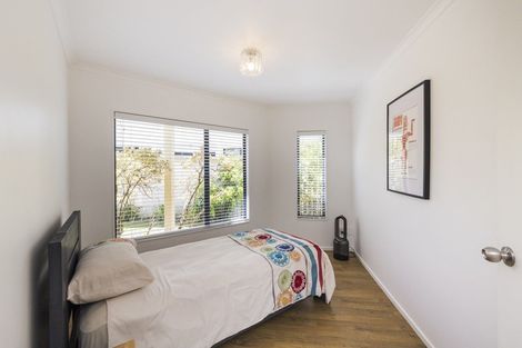 Photo of property in 31 Ruapehu Drive, Fitzherbert, Palmerston North, 4410