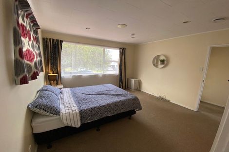 Photo of property in 4 Karo Place, Glendene, Auckland, 0602