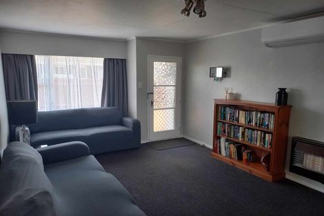 Photo of property in 70a Featherston Street, Takaro, Palmerston North, 4412