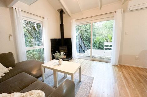 Photo of property in 4 Hiwihau Place, Glenfield, Auckland, 0629