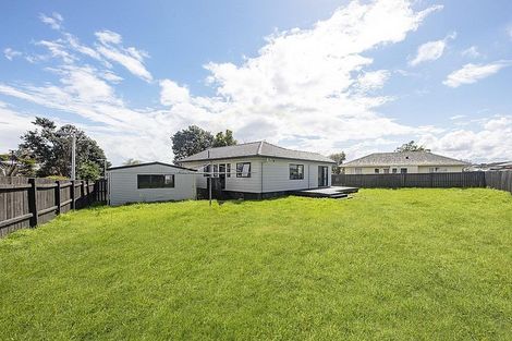 Photo of property in 22 Dungarvon Place, Clendon Park, Auckland, 2103