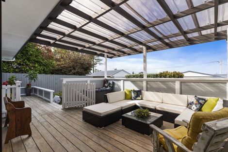 Photo of property in 2/9 Lancaster Road, Beach Haven, Auckland, 0626
