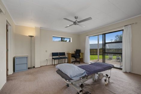 Photo of property in 18 Margaret Drive, Omokoroa, 3114