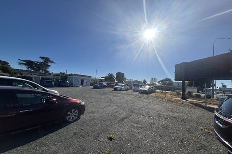 Photo of property in 320 Lincoln Road, Henderson, Auckland, 0610