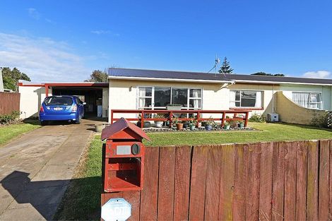 Photo of property in 50 Brennan Place, Opunake, 4616