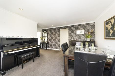 Photo of property in 34 Churchill Avenue, Hokowhitu, Palmerston North, 4410