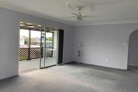 Photo of property in 49 Beaumonts Way, Manurewa, Auckland, 2102