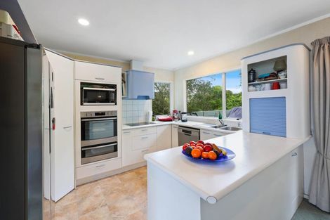 Photo of property in 37 Haseler Crescent, Howick, Auckland, 2014