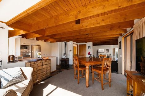 Photo of property in 2 Milward Place, Kelvin Heights, Queenstown, 9300