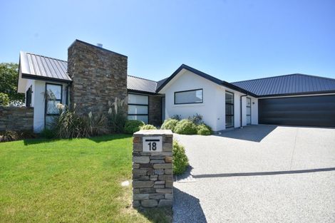 Photo of property in 18 Caledonia Drive, Mosgiel, 9024