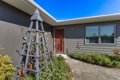 Photo of property in 13 Tararua Crescent, Carterton, 5713