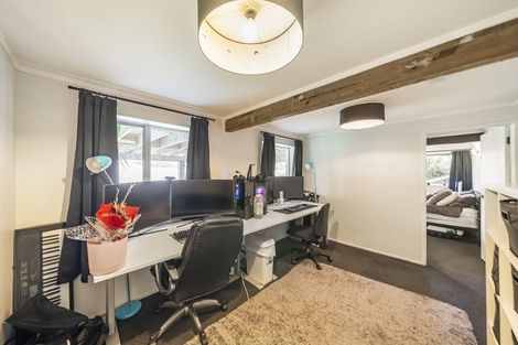 Photo of property in 39 Aniseed Grove, Timberlea, Upper Hutt, 5018