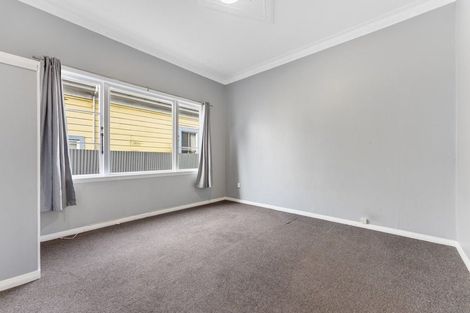 Photo of property in 27 Waldegrave Street, Palmerston North, 4410