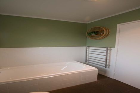 Photo of property in 11 Sunburst Lane, Torbay, Auckland, 0630