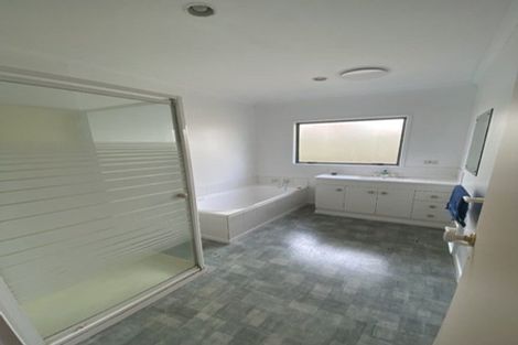 Photo of property in 2/5 Campbell Place, Papakura, 2110