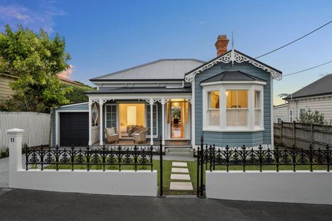 Photo of property in 11 Ewen Alison Avenue, Devonport, Auckland, 0624