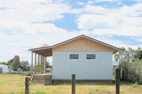 Photo of property in 18 Endeavour Street, Tolaga Bay, 4077