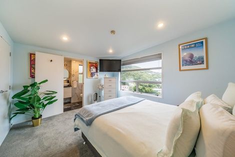 Photo of property in 15 Marjory Close, Broadmeadows, Wellington, 6035