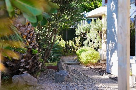 Photo of property in 43 Quadrant Heights, Paraparaumu, 5032