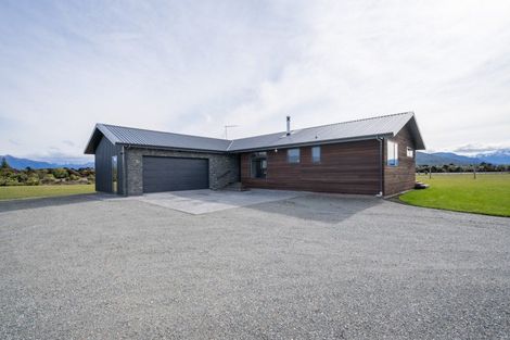 Photo of property in 877 Manapouri Te Anau Highway, Te Anau, 9679